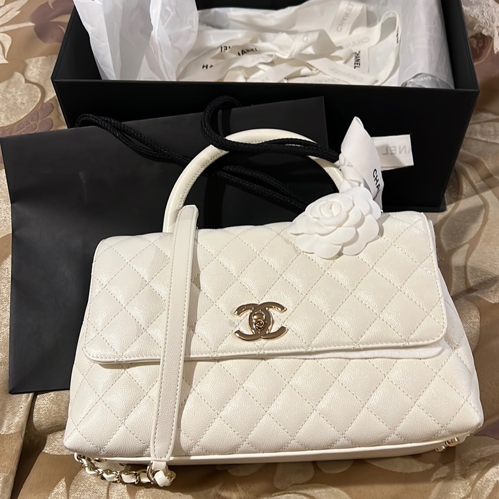 🎉🎉Chanel White Medium Top Handle Caviar Leather Bag - Host Pick🎉🎉